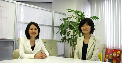 ロフトワークオフィスにて　左：林　千晶さん　右：井上　果林さん